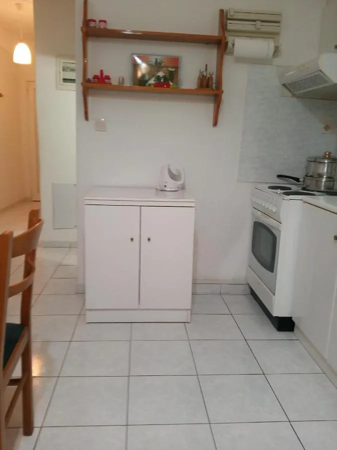 Delasera House Flogita 0*,